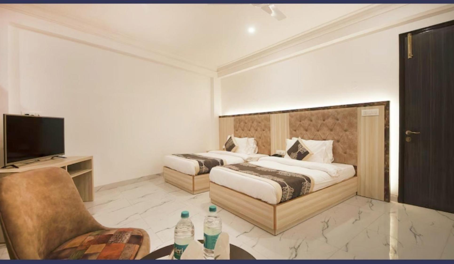 Hotel Almora Inn - Near By Delhi International Airport - With Free Airport Pickup And Drop Nueva Delhi Exterior foto