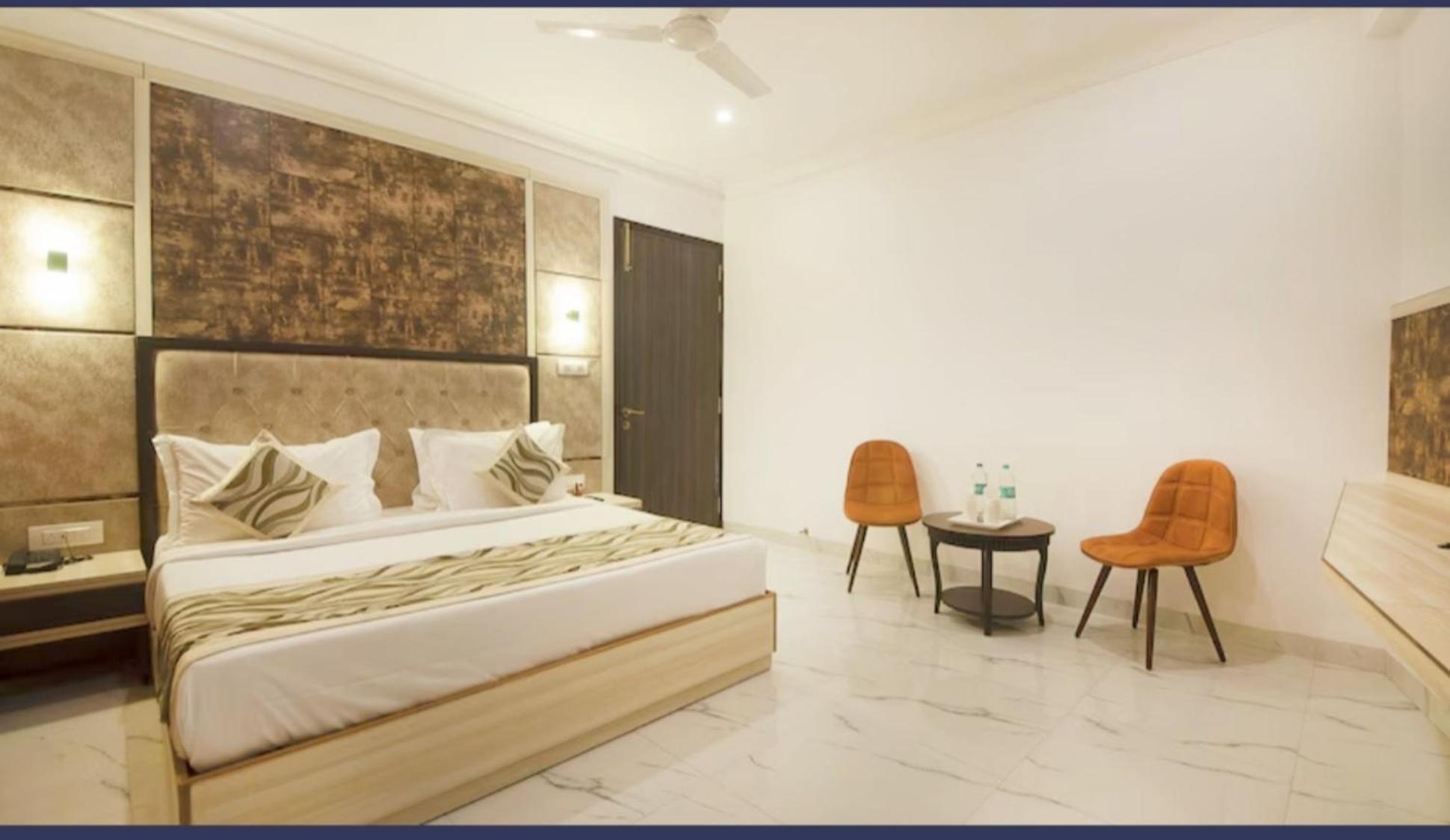 Hotel Almora Inn - Near By Delhi International Airport - With Free Airport Pickup And Drop Nueva Delhi Exterior foto