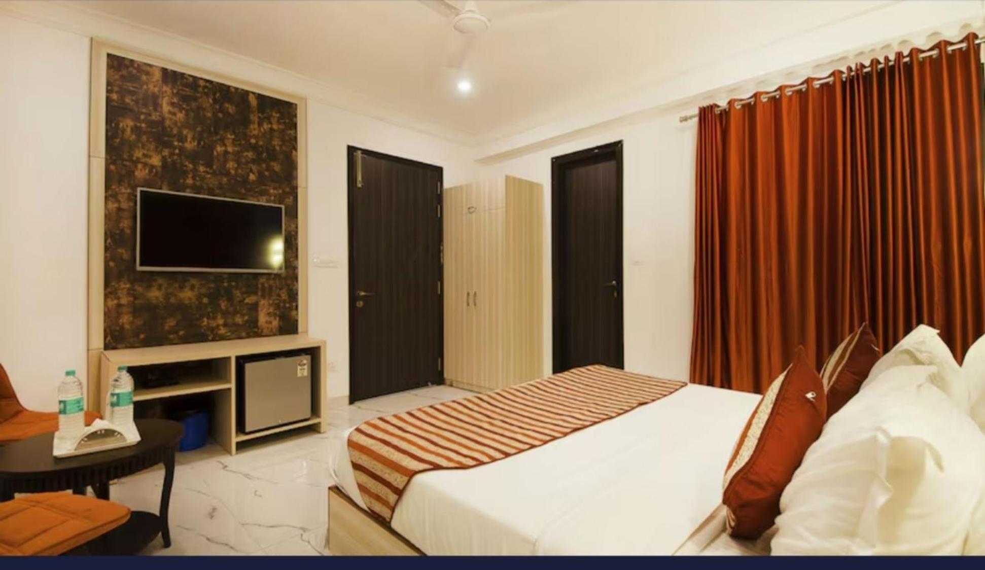 Hotel Almora Inn - Near By Delhi International Airport - With Free Airport Pickup And Drop Nueva Delhi Exterior foto