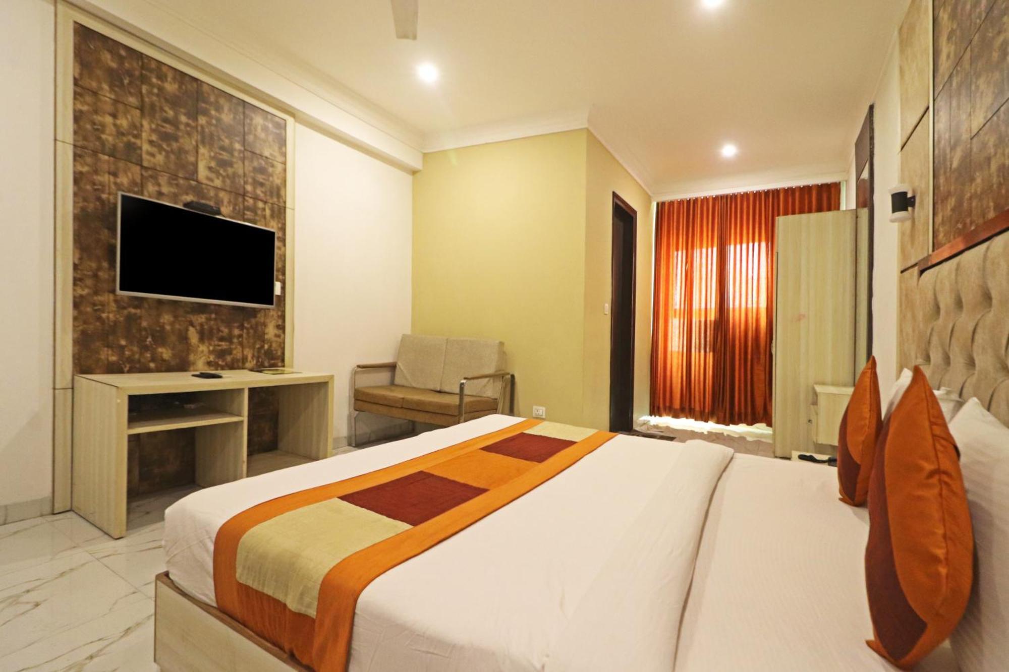 Hotel Almora Inn - Near By Delhi International Airport - With Free Airport Pickup And Drop Nueva Delhi Exterior foto