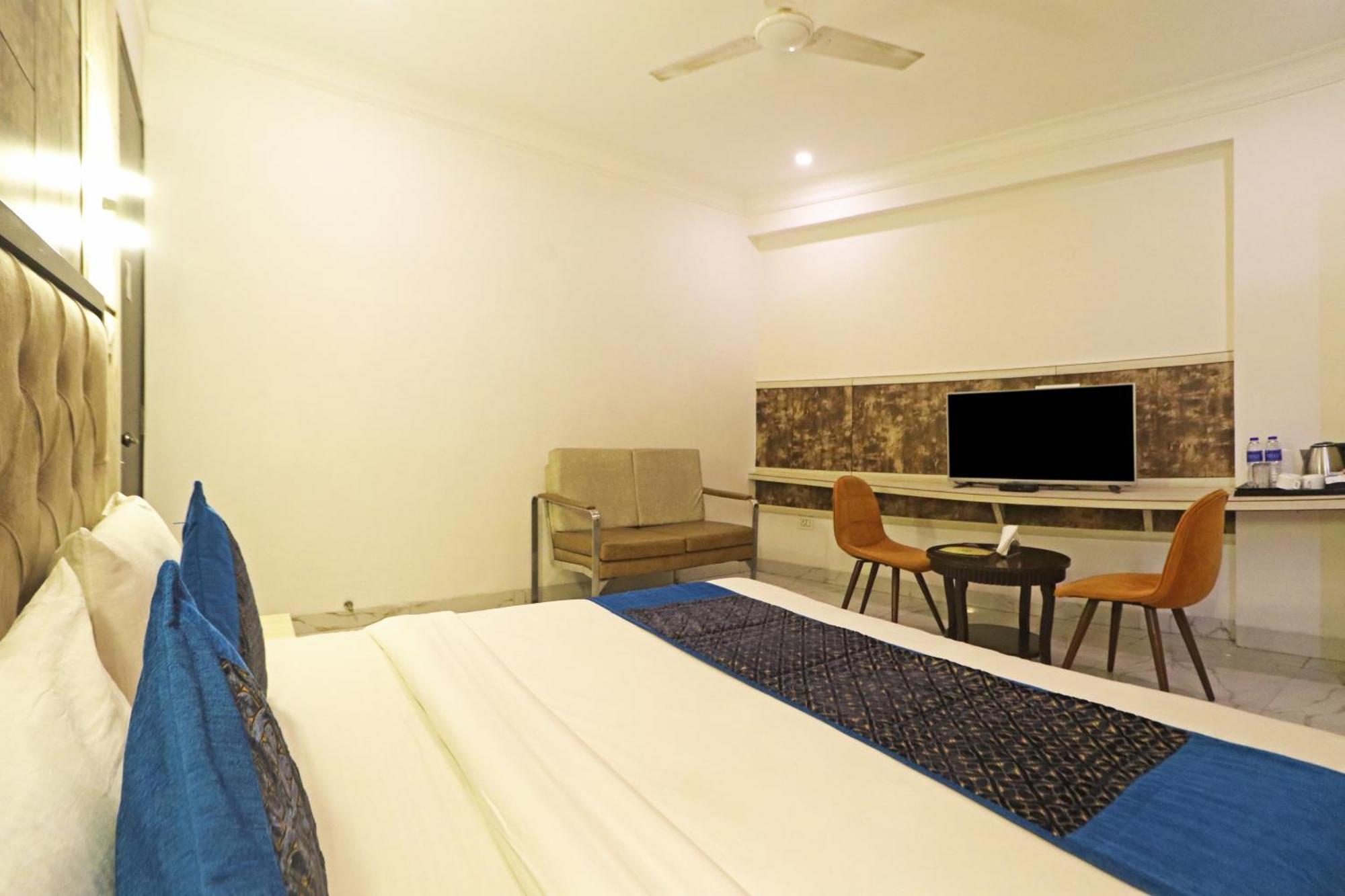 Hotel Almora Inn - Near By Delhi International Airport - With Free Airport Pickup And Drop Nueva Delhi Exterior foto