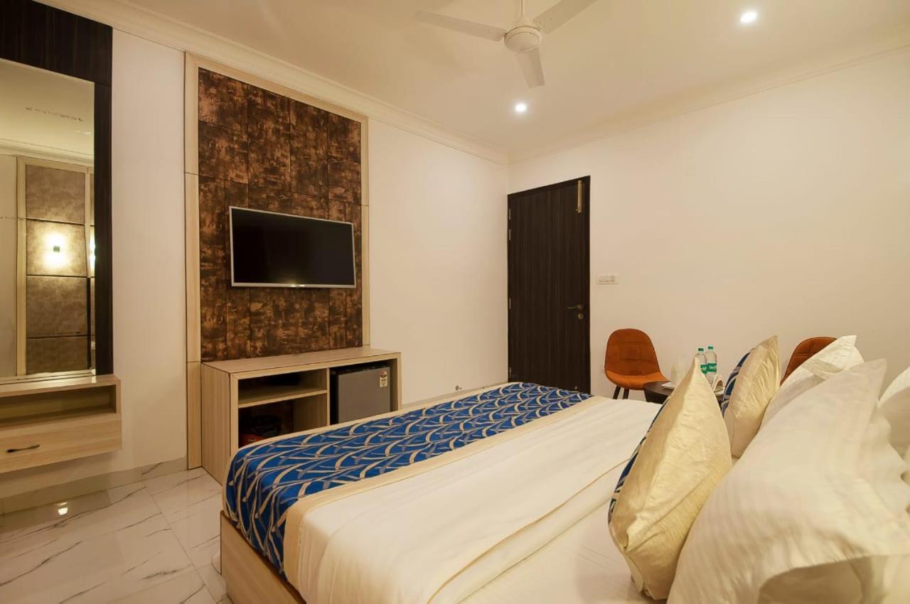 Hotel Almora Inn - Near By Delhi International Airport - With Free Airport Pickup And Drop Nueva Delhi Exterior foto