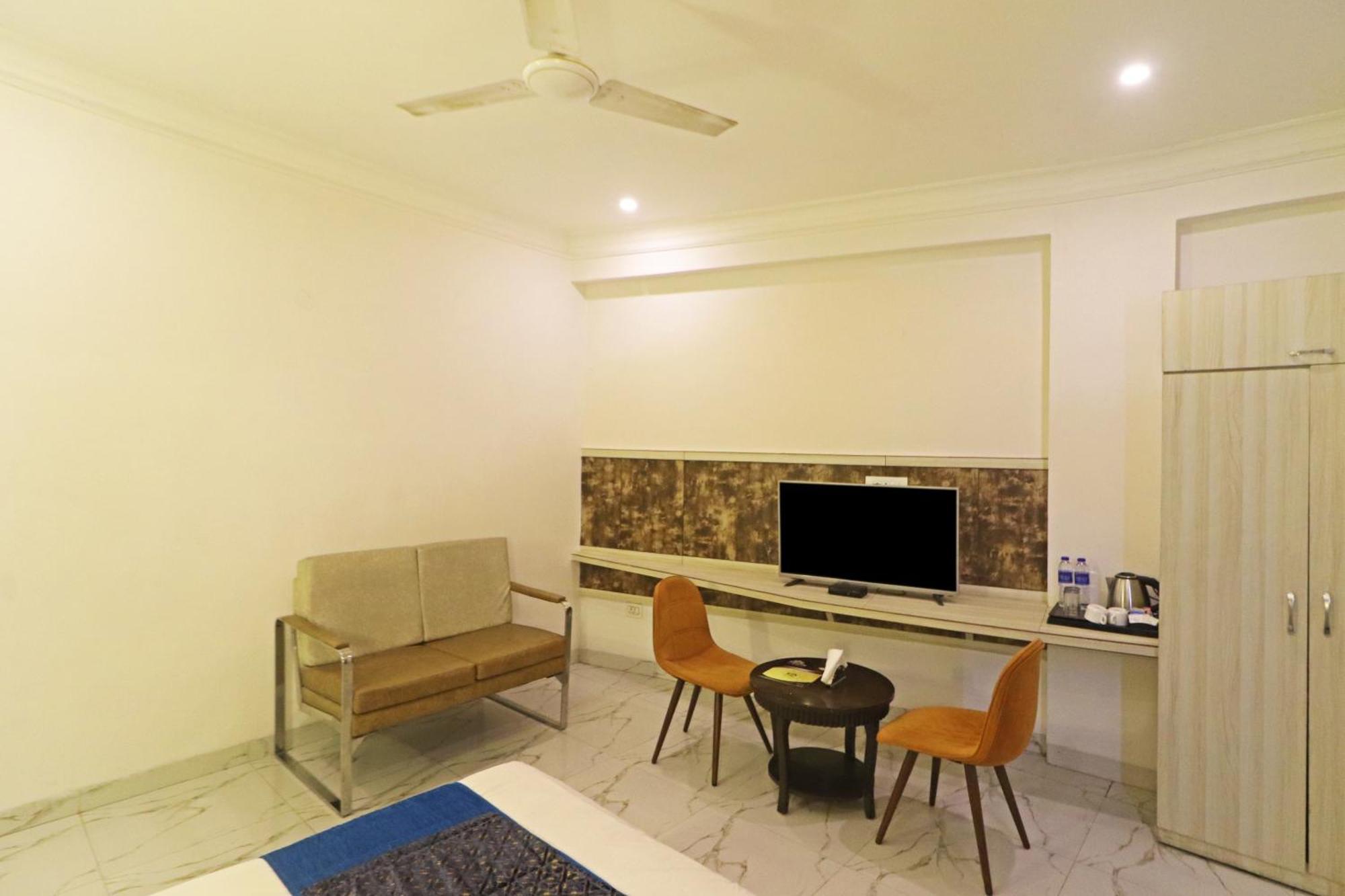 Hotel Almora Inn - Near By Delhi International Airport - With Free Airport Pickup And Drop Nueva Delhi Exterior foto