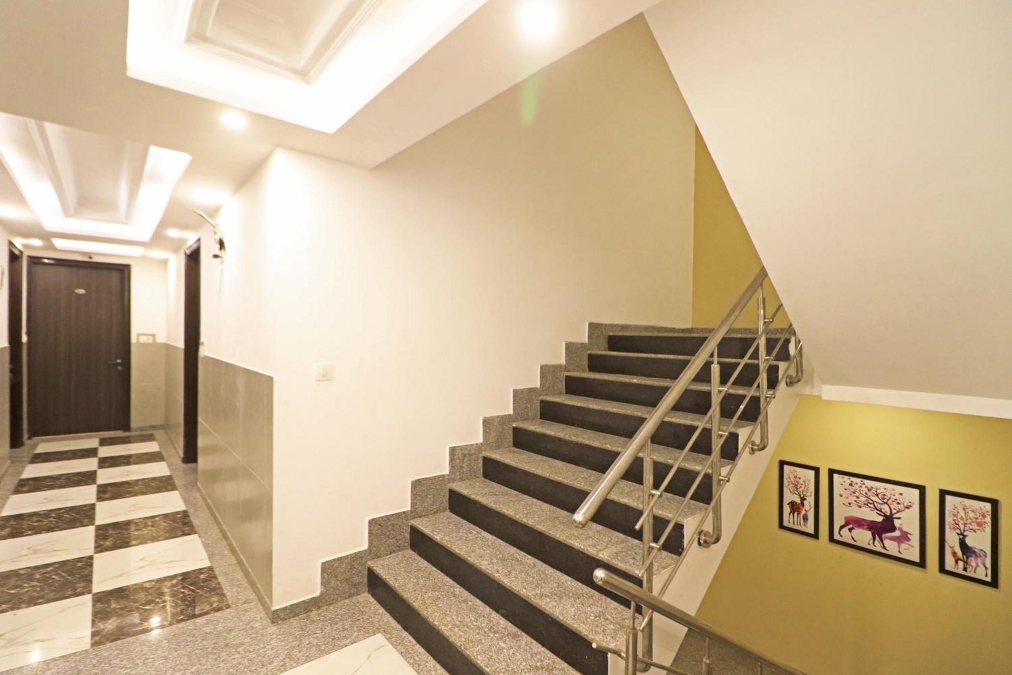 Hotel Almora Inn - Near By Delhi International Airport - With Free Airport Pickup And Drop Nueva Delhi Exterior foto