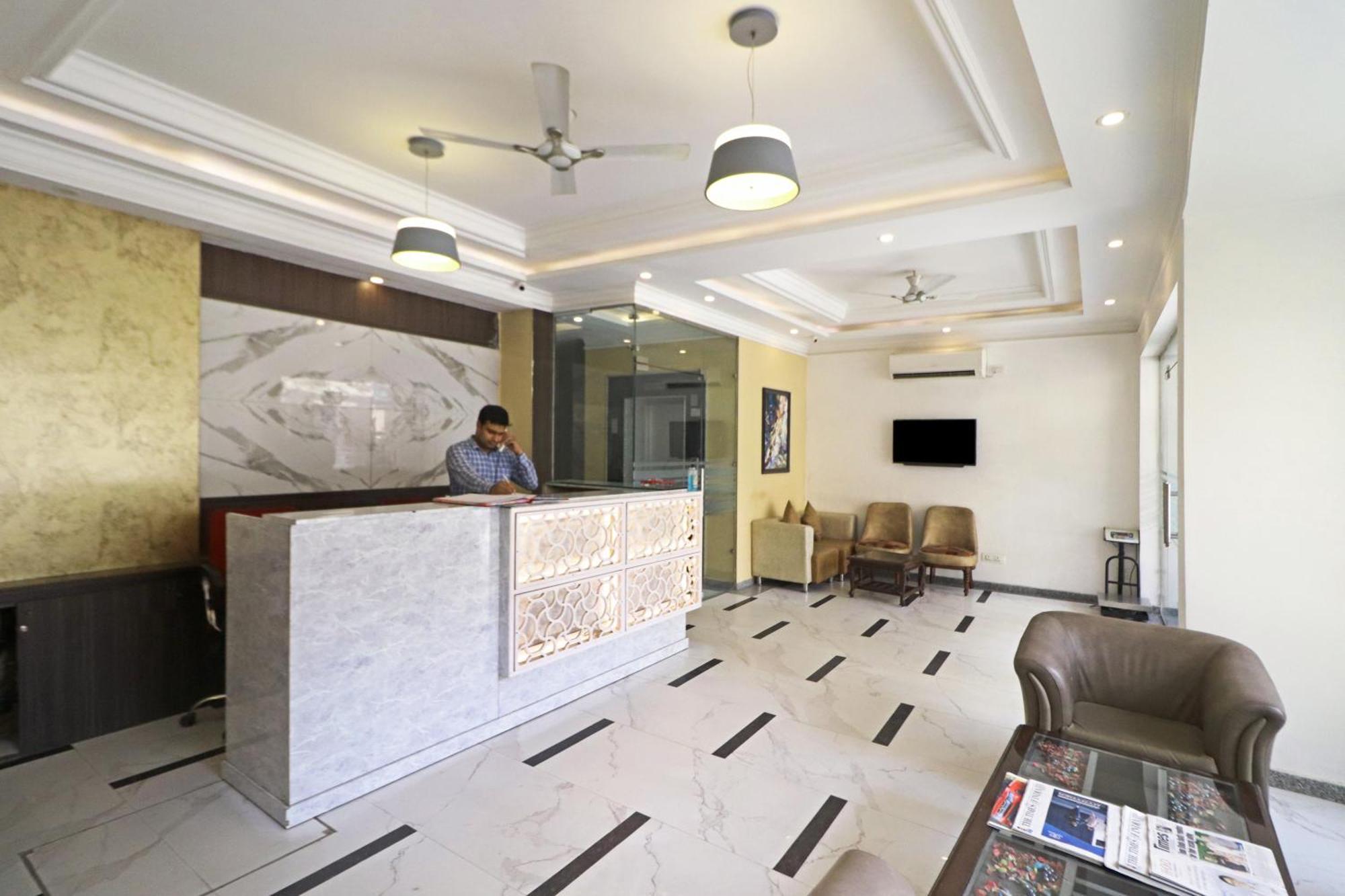 Hotel Almora Inn - Near By Delhi International Airport - With Free Airport Pickup And Drop Nueva Delhi Exterior foto