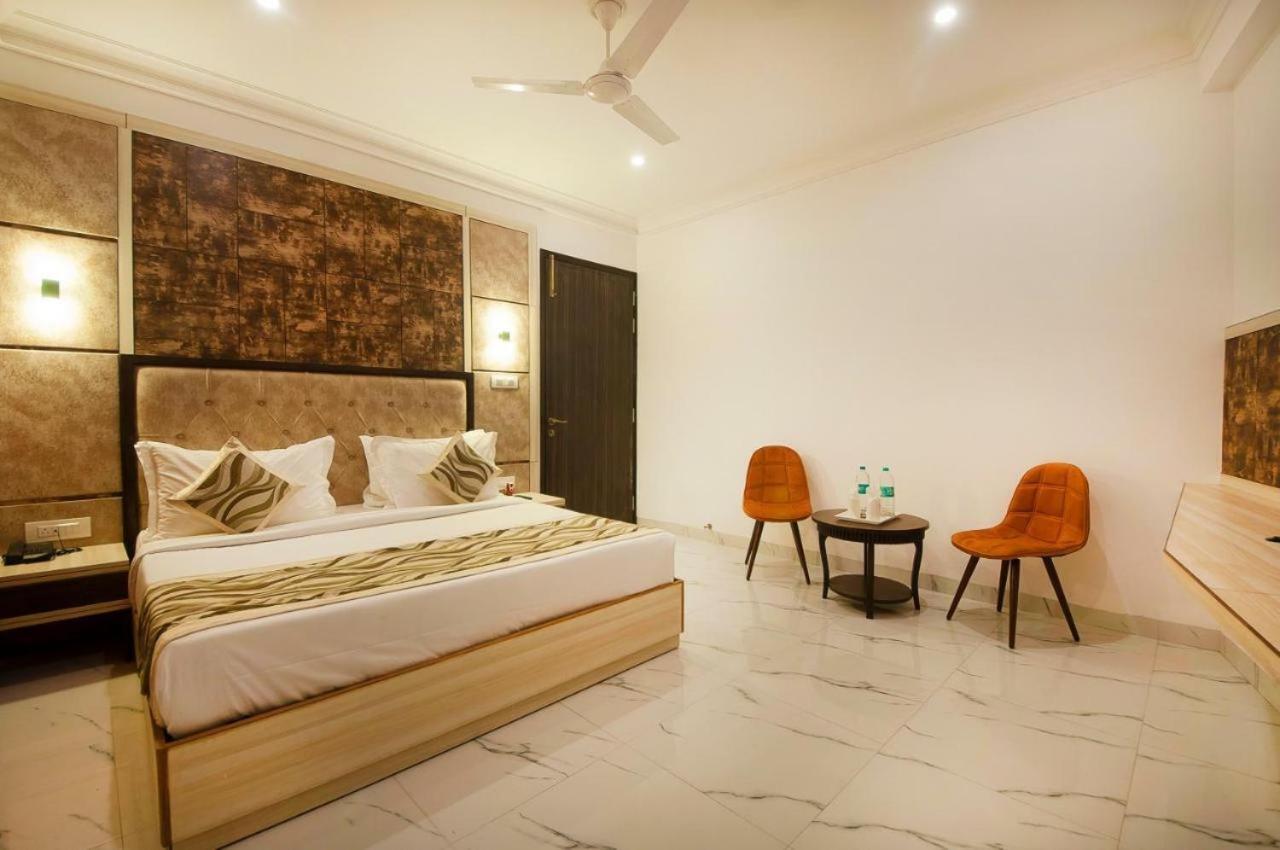 Hotel Almora Inn - Near By Delhi International Airport - With Free Airport Pickup And Drop Nueva Delhi Exterior foto