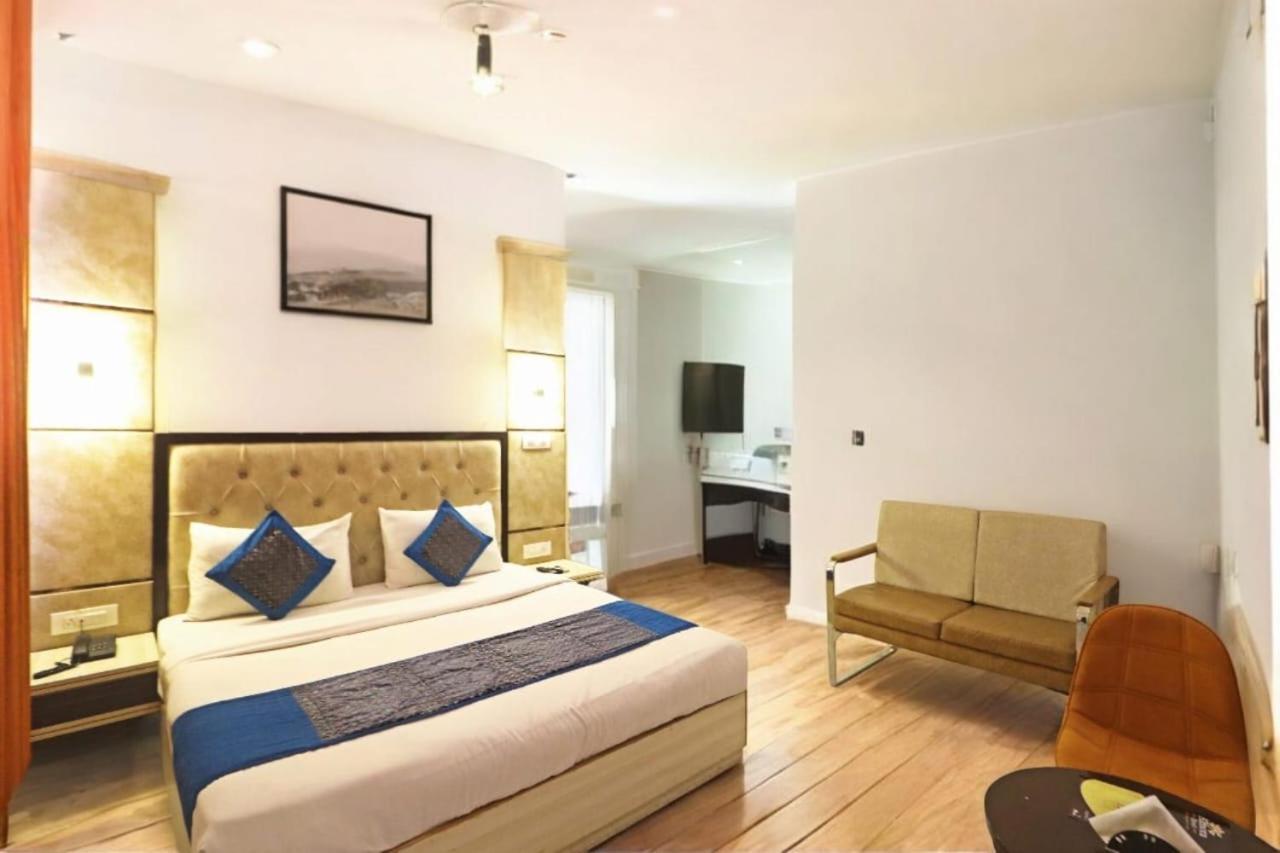 Hotel Almora Inn - Near By Delhi International Airport - With Free Airport Pickup And Drop Nueva Delhi Exterior foto