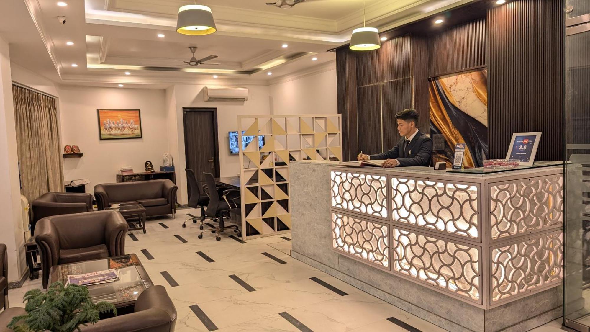Hotel Almora Inn - Near By Delhi International Airport - With Free Airport Pickup And Drop Nueva Delhi Exterior foto